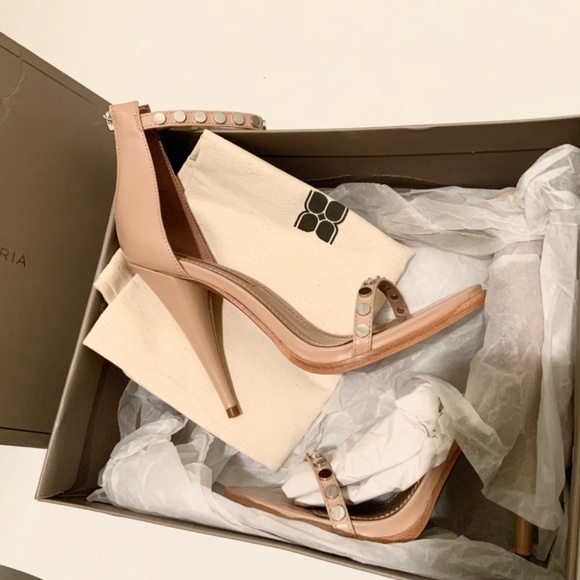 BCBGMAXAZRIA Marie Leather Ankle Strap Dress Sandals Beige Stiletto Heel Pumps 7 - Picture 4 of 7